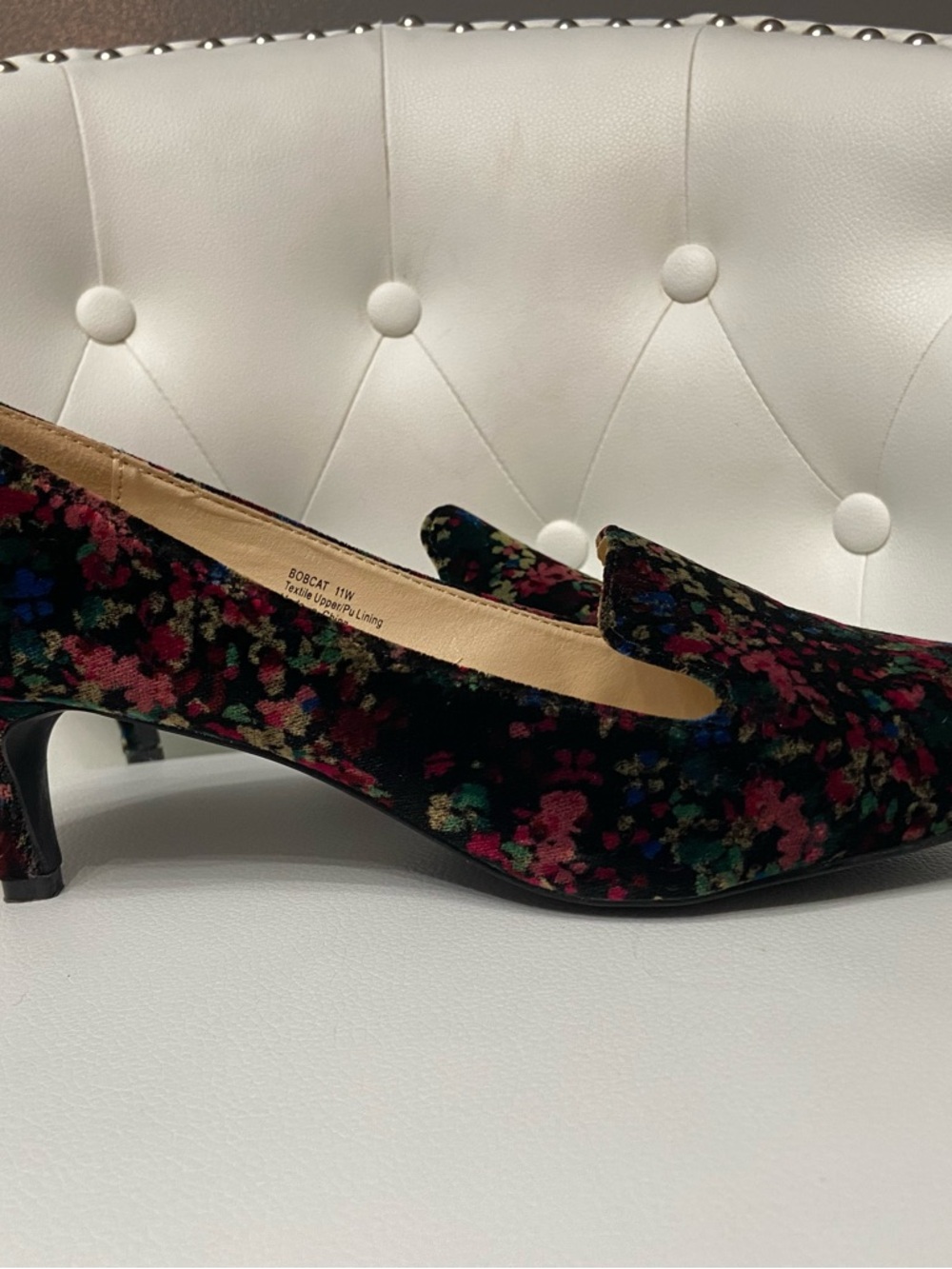 Beautiful BELLINI Bobcat Black Floral Velvet 2.25" Kitten Heel Dark Fairy 11W - Picture 4 of 17